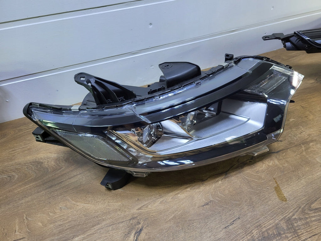 Frontscheinwerfer Mitsubishi Outlander ECM921-22A20 Rechts Headlight