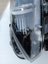 Load image into Gallery viewer, Frontscheinwerfer Ford JR3B-13005-A LED Rechts Scheinwerfer Headlight