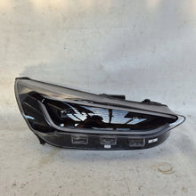 Laden Sie das Bild in den Galerie-Viewer, Frontscheinwerfer Ford Focus NX7B-13E16-AK Full LED Rechts Headlight SCH3397190863um