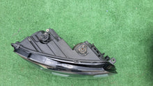 Laden Sie das Bild in den Galerie-Viewer, Frontscheinwerfer VW Touran 1t1 1T1941752E Rechts Scheinwerfer Headlight