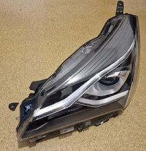 Load image into Gallery viewer, Frontscheinwerfer Toyota Yaris Links Scheinwerfer Headlight