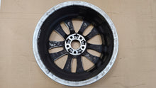 Laden Sie das Bild in den Galerie-Viewer, 1x Alufelge 17 Zoll 7.0&quot; 5x112 A2054018800 Mercedes-Benz Rim Wheel