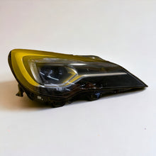 Laden Sie das Bild in den Galerie-Viewer, Frontscheinwerfer Opel Astra K 39023763 , 662588537 LED Rechts Headlight