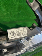 Laden Sie das Bild in den Galerie-Viewer, Frontscheinwerfer Toyota Corolla 8111002L70 Rechts Scheinwerfer Headlight SCH3935084604mf