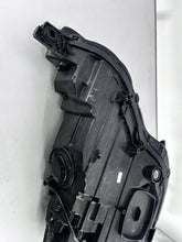 Laden Sie das Bild in den Galerie-Viewer, Frontscheinwerfer Audi A3 8Y0941011 LED Ein Stück (Rechts oder Links) Headlight