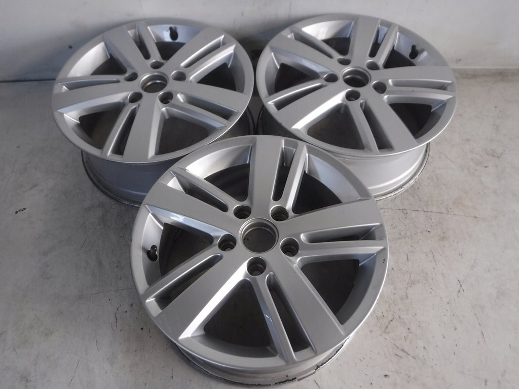 1x Alufelge 16 Zoll 6.5" 5x112 50ET Silber VW Golf Touran Rim Wheel