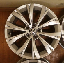 Load image into Gallery viewer, 4x Alufelge 17 Zoll 7.0" 5x112 40ET Glanz Silber 5NA601025 VW Tiguan Rim Wheel FEL3212489459zl