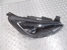 Laden Sie das Bild in den Galerie-Viewer, Frontscheinwerfer Ford Focus JX7B13E016AJ JX7B13E016-AJ LED Rechts Headlight