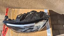 Laden Sie das Bild in den Galerie-Viewer, Frontscheinwerfer Audi A1 90106082 Full LED Links Scheinwerfer Headlight SCH8436588122id
