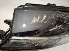 Laden Sie das Bild in den Galerie-Viewer, Frontscheinwerfer Skoda Fabia III 6V1941015F 030111523101 LED Links Headlight