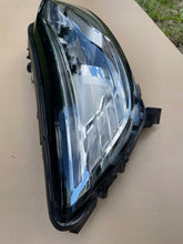 Load image into Gallery viewer, Frontscheinwerfer Renault Grand Scenic 260100943R Rechts Scheinwerfer Headlight