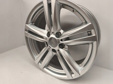 Laden Sie das Bild in den Galerie-Viewer, 1x Alufelge 18 Zoll 7.5" 5x120 45ET Glanz Silber 7845852 BMW Rim Wheel FEL4096978255xe