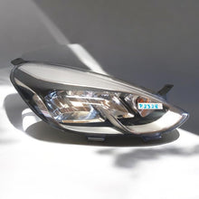 Load image into Gallery viewer, Frontscheinwerfer Ford Fiesta L1BB-13E014-LA Full LED Rechts Headlight