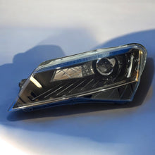 Laden Sie das Bild in den Galerie-Viewer, Frontscheinwerfer Skoda Superb III 3V1941015A LED Links Scheinwerfer Headlight