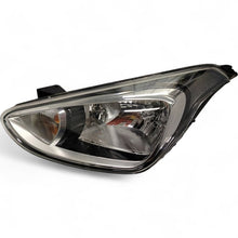 Load image into Gallery viewer, Frontscheinwerfer Hyundai I10 92101B9300 Ein Stück (Rechts oder Links) Headlight