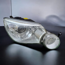 Laden Sie das Bild in den Galerie-Viewer, Frontscheinwerfer Skoda Yeti 5L1941016B Xenon Rechts Scheinwerfer Headlight