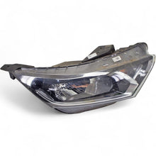 Laden Sie das Bild in den Galerie-Viewer, Frontscheinwerfer Hyundai I20 III UC063 92102-Q0050 Rechts Headlight