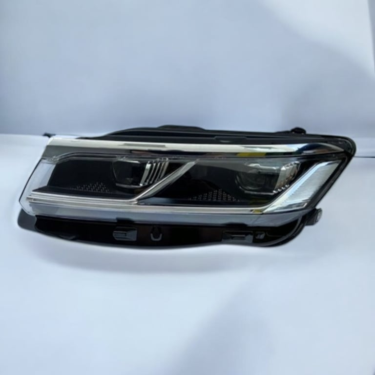 Frontscheinwerfer VW Touareg 761941035A Links Scheinwerfer Headlight