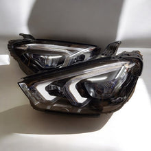 Load image into Gallery viewer, Frontscheinwerfer Mercedes-Benz Gle A1679068607 LED Rechts oder Links