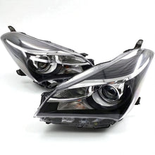 Laden Sie das Bild in den Galerie-Viewer, Frontscheinwerfer Toyota Yaris 81170-0DA30 81130-0DA30 Rechts oder Links