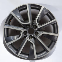 Laden Sie das Bild in den Galerie-Viewer, 1x Alufelge 17 Zoll 7.0" 5x100 46ET Glanz 5JJ601025G Mg Rim Wheel FEL9610810341vh