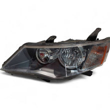 Laden Sie das Bild in den Galerie-Viewer, Frontscheinwerfer Mitsubishi Outlander II P5589L A048040P5589L Rechts oder Links