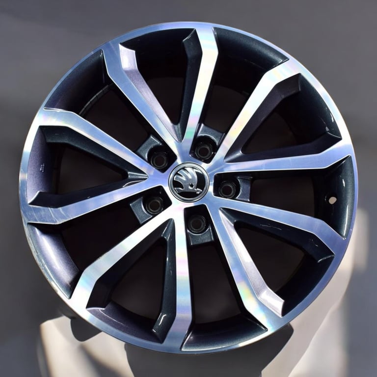 1x Alufelge 17 Zoll 7.0" 5x112 49ET Glanz Grau 5E0601025BQ Mg Octavia Iii