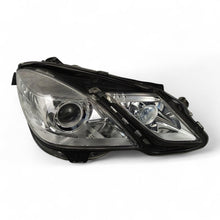 Laden Sie das Bild in den Galerie-Viewer, Frontscheinwerfer Mercedes-Benz W212 A2128205861 Xenon Rechts Headlight SCH9332122817sw