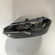 Laden Sie das Bild in den Galerie-Viewer, Frontscheinwerfer VW Polo 2G1941005 Links Scheinwerfer Headlight