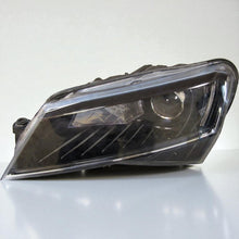 Laden Sie das Bild in den Galerie-Viewer, Frontscheinwerfer Skoda Superb III 3V1941015B Xenon Links Scheinwerfer Headlight