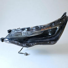 Laden Sie das Bild in den Galerie-Viewer, Frontscheinwerfer Toyota Corolla 81150-02L70 Links Scheinwerfer Headlight SCH8146838495kw