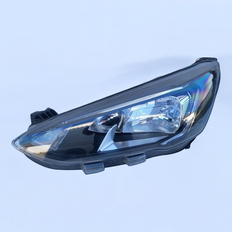 Frontscheinwerfer Ford Focus MX7B-13E015-CE Links Scheinwerfer Headlight