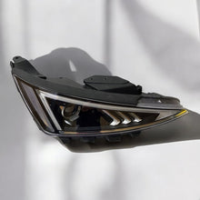 Laden Sie das Bild in den Galerie-Viewer, Frontscheinwerfer Hyundai Elantra 92102-F2 LED Rechts Scheinwerfer Headlight