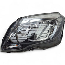 Laden Sie das Bild in den Galerie-Viewer, Frontscheinwerfer Mercedes-Benz W204 A2048200939 Ein Stück (Rechts oder Links) SCH6089025251sk