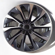 Laden Sie das Bild in den Galerie-Viewer, 1x Alufelge 17 Zoll 7.0&quot; 5x112 45ET 57A601025AB Skoda Karoq Rim Wheel