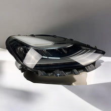 Laden Sie das Bild in den Galerie-Viewer, Frontscheinwerfer Tesla 3 1077376-40-B LED Rechts Scheinwerfer Headlight
