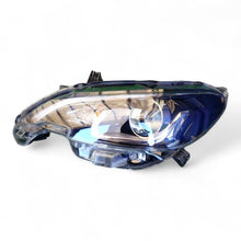 Laden Sie das Bild in den Galerie-Viewer, Frontscheinwerfer Peugeot 108 81150-0H150 Ein Stück (Rechts oder Links)