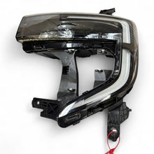 Laden Sie das Bild in den Galerie-Viewer, Frontscheinwerfer Renault Master 260609073R Links Scheinwerfer Headlight SCH4997275534bw