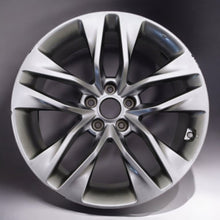 Load image into Gallery viewer, 1x Alufelge 19 Zoll 8.5&quot; 5x114.3 32ET 52910-2M330 Genesis Coupe Rim Wheel