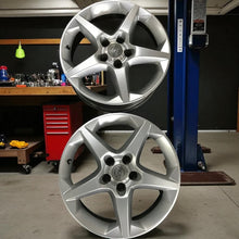 Laden Sie das Bild in den Galerie-Viewer, 1x Alufelge 17 Zoll 7.0&quot; 5x110 44ET Opel Meriva Grandland Rim Wheel