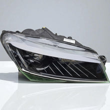 Laden Sie das Bild in den Galerie-Viewer, Frontscheinwerfer Skoda Superb III 3V1941016A Xenon Rechts Headlight SCH6865022225wf