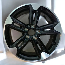 Load image into Gallery viewer, 1x Alufelge 17 Zoll 7.0" 5x112 40ET Schwarz 81A601025AM Audi Q3 Q2 Rim Wheel FEL3984473696fs