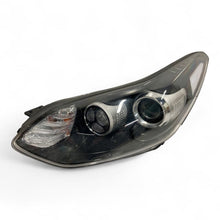 Load image into Gallery viewer, Frontscheinwerfer Kia Sportage IV 92101-F1110 Links Scheinwerfer Headlight SCH3096179469wo