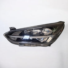 Laden Sie das Bild in den Galerie-Viewer, Frontscheinwerfer Ford Focus JX7B-13E015-CE Links Scheinwerfer Headlight