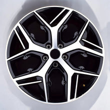 Laden Sie das Bild in den Galerie-Viewer, 1x Alufelge 19 Zoll 8.0&quot; 5x112 45ET Glanz Schwarz 575601025H Seat Ateca