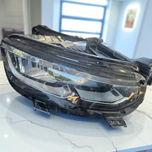 Laden Sie das Bild in den Galerie-Viewer, Frontscheinwerfer Citroën C5 Aircross 9816924780 Rechts Scheinwerfer Headlight
