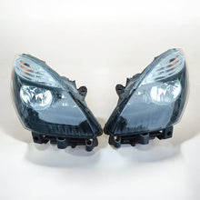 Load image into Gallery viewer, Frontscheinwerfer Renault Scenic 89902926 Ein Satz Scheinwerfer Headlight