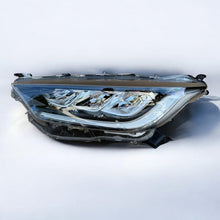 Laden Sie das Bild in den Galerie-Viewer, Frontscheinwerfer Toyota Yaris Links Scheinwerfer Headlight