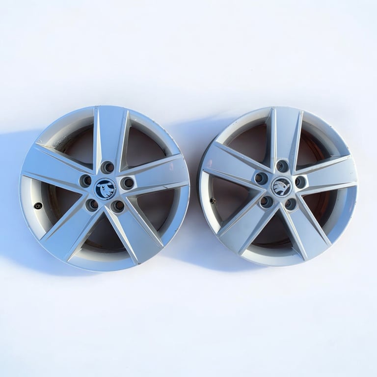 1x Alufelge 16 Zoll 6.0" 5x112 48ET Glanz Silber 5E0601025M Skoda Octavia Iii