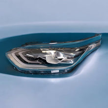 Load image into Gallery viewer, Frontscheinwerfer Kia Ceed 92101J7050 Links Scheinwerfer Headlight